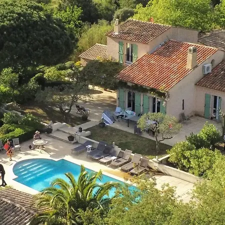 Spacious House With Wi Fi And Swimming Pool *